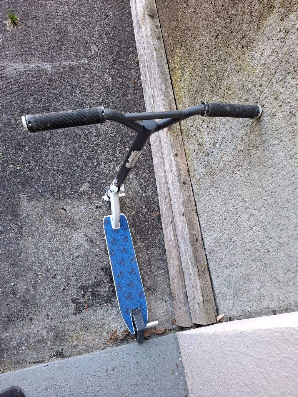 Kickboard: Stunt Scooter Freestyle Roller stabil gebraucht mit Pegs – Gebraucht aus Hunzenschwil von Fluz 2