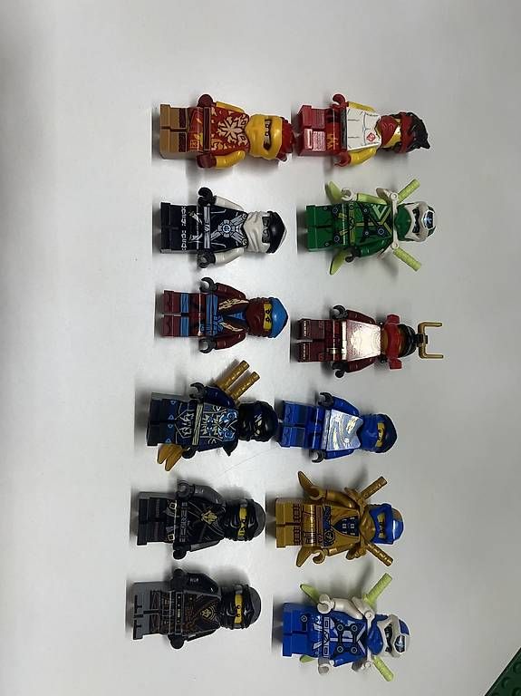 Spielzeuge: Lego ninyago verschiedene Figuren  – Gebraucht aus Bern von DR.MAMA
