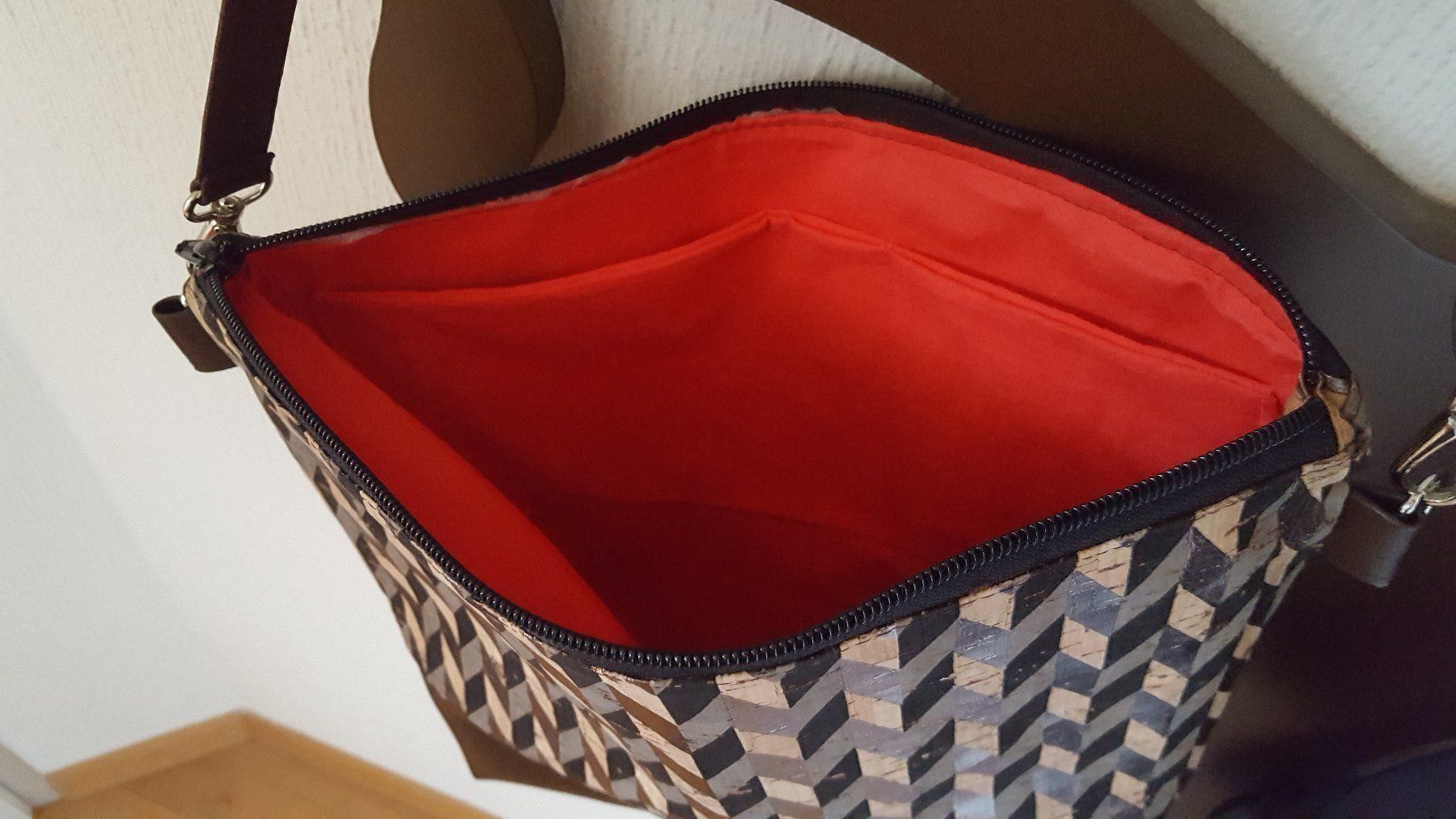 Taschen für Damen: Korktasche – Neu und originalverpackt aus Frauenfeld von Rolsy 1