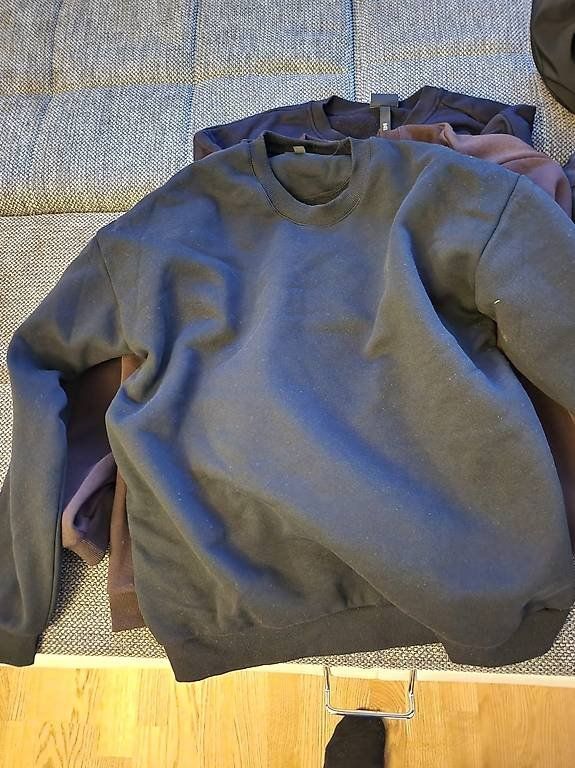 Pullover & Sweatshirts: Pullover und Jacke – Gebraucht aus St. Gallen von wri_m9b2