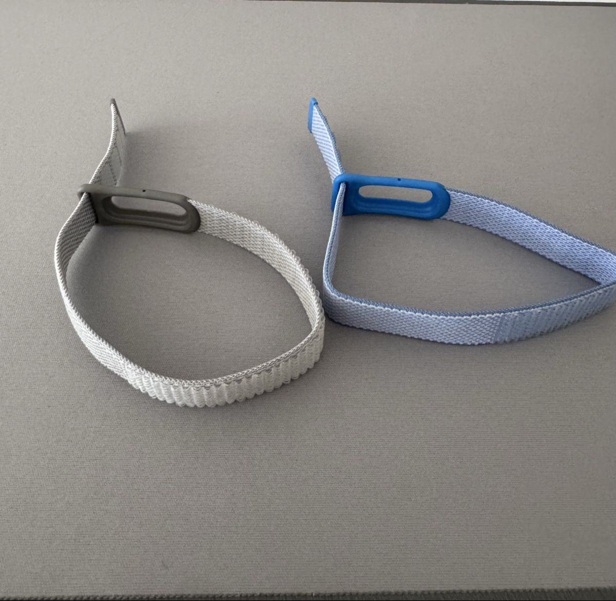Bracelets: 2 Google Fitbit Air Armbänder – Neuf avec emballage d'origine à Esslingen par Filipecancela 1