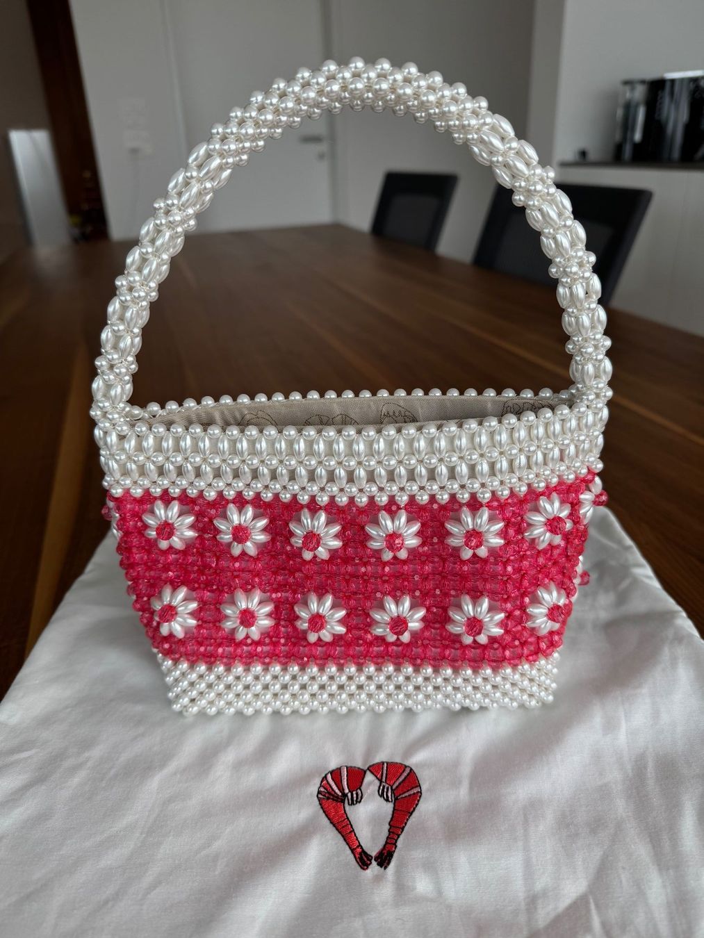 Borse da donna: Shrimps Ida Designer Perlen Tasche Pink Weiss – Nuovo (secondo la descrizione) da Cham venduto da Maya.B.