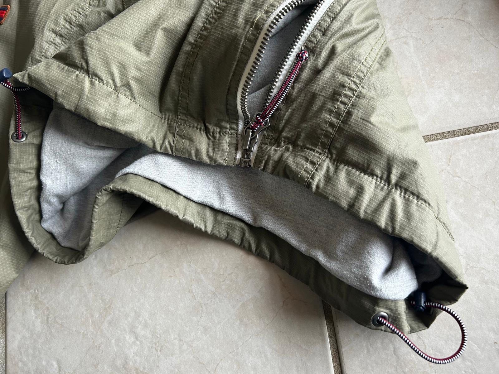 Tommy Hilfiger Giacche: Tommy Hilfiger Jacke Grösse M olivgrün hell – Usato da Biel-Benken BL venduto da Ddrummer 4