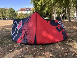 Kiteboard-Kite Ozone Enduro 10m guter Zustand