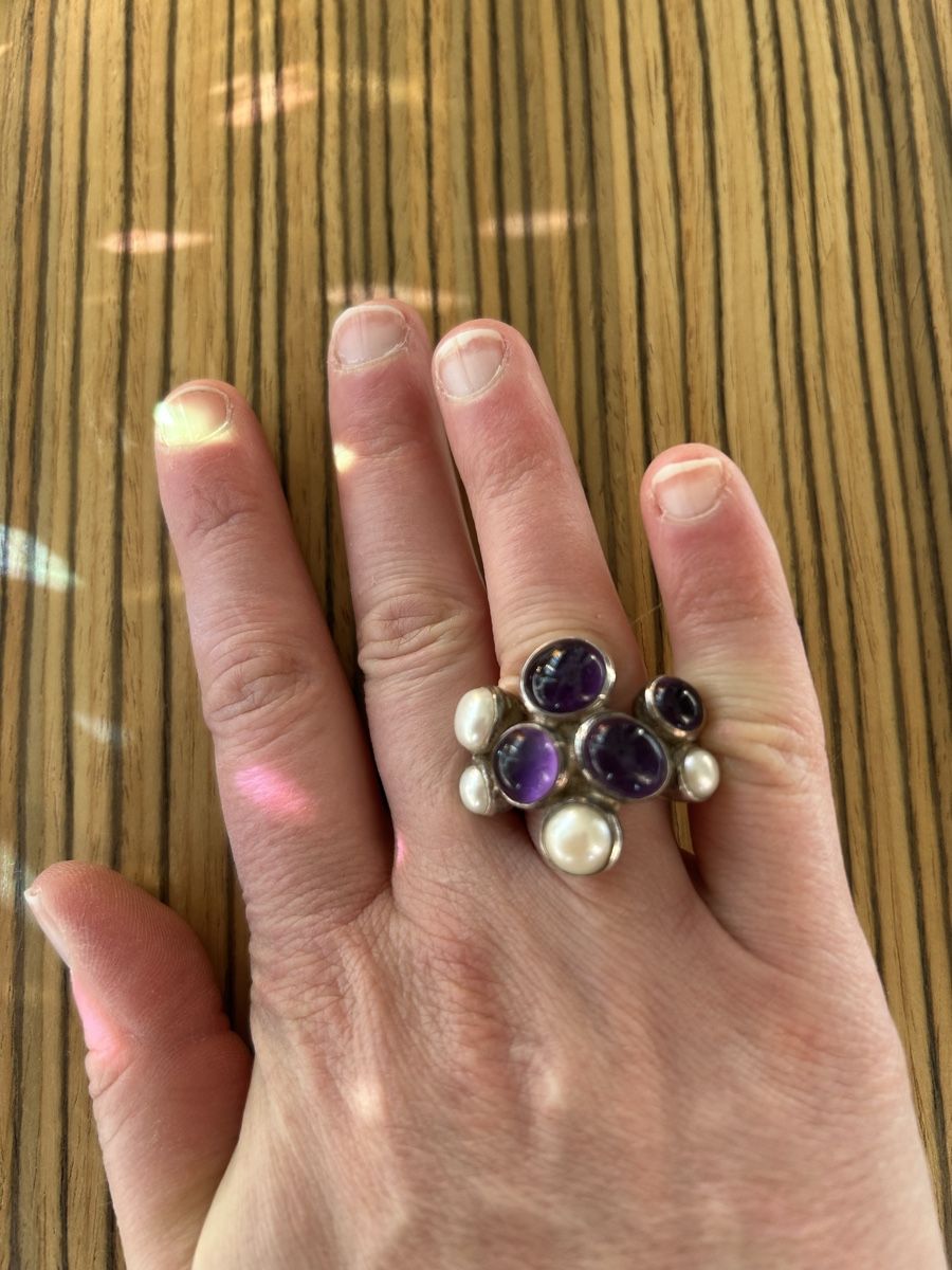 Anelli: Silberring mit Perlen und Amethysten – Usato da Birsfelden venduto da Exclusivity