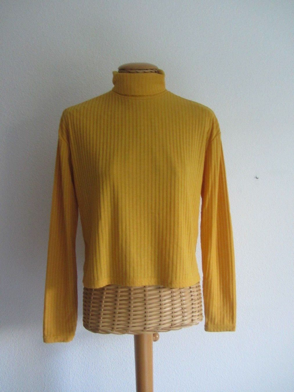 H&M Pulls & Sweat-shirts: Rollkragen Pullover senfgelb - S – D'occasion à Zürich par Diazaio