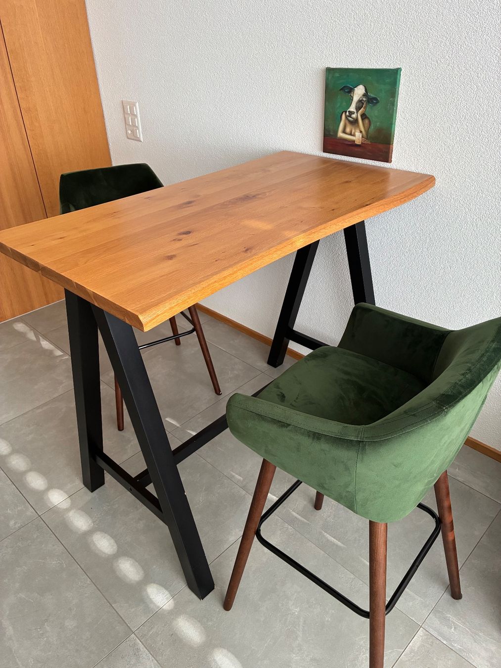 Tischset: Stehtisch mit 2 Barstühlen – Gebraucht aus Nebikon von nummer6824 3