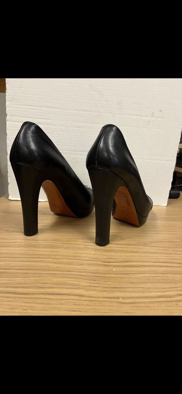 Marc Jacobs Scarpe da donna: Escarpins Marc Jacobs cuir noir T41 – Usato da Geneve venduto da Monthoux13 2