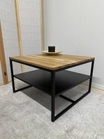 Couchtisch 70×70 cm massive Eiche & schwarzes Metall