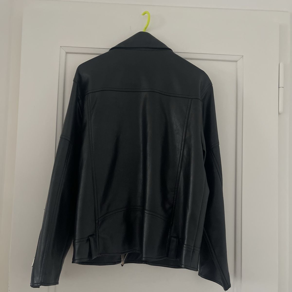 Pull&Bear Giacche: Pull&Bear Bikerjacke aus schwarzem Kunstleder. Gr. M – Nuovo (secondo la descrizione) da Bern venduto da dek_7bjd 4