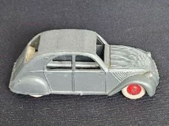 Citroën Modellautos: Oldtimer 2 CV Döschwo Ente Citroen Antik Modellauto – Defekt aus Bern von Respirit 6