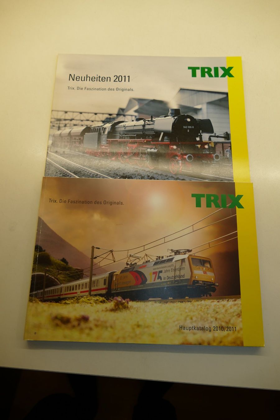 Trix Modellini di ferrovie: Trix H0/N: 2xKataloge 2010/2011 – Nuovo (secondo la descrizione) da Niederhasli venduto da Flash32