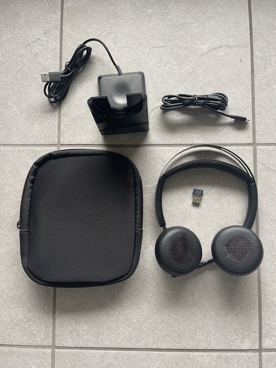 Casques audio: Poly Voyager Focus Headset – D'occasion à Hausen am Albis par Nitram12