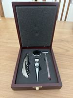 Exquisites Wein-Zubehör Set im Holzkästchen 