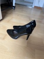 SCHWARZE LACK-PUMPS TAMARIS GR.37
