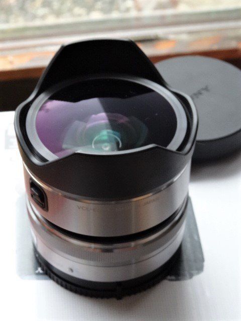 Sony Objectifs: Sony Sel16f28 + Ultra-Weitwinkel E-Mount – D'occasion à Buttisholz par buttiholli 2