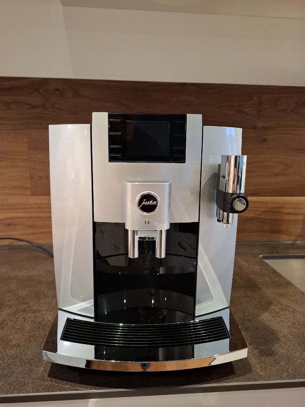 Jura Kaffeevollautomat Kaffee Lauft Nur Aus Einer Duse