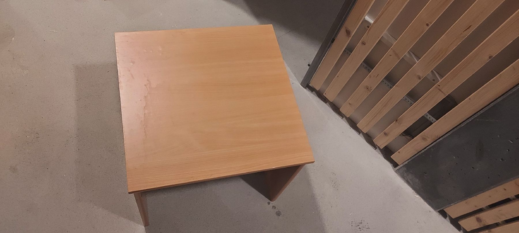 Tavoli: Holztisch / Beistelltisch, gut erhalten, – Usato da Glattpark(Opfikon) venduto da Uthyla