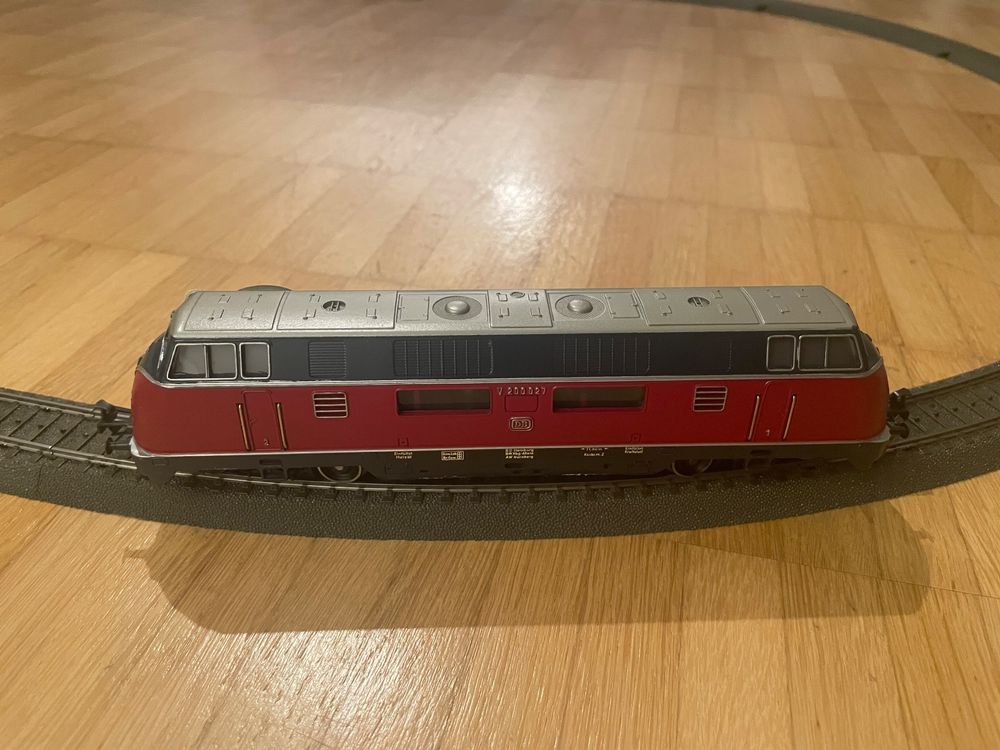 m-rklin-3021-diesellokomotive-v200-der-db-neu-und-originalverpackt-in