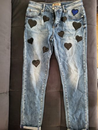 Jeans mit vielen Herzen, Gr. 29, Neu!