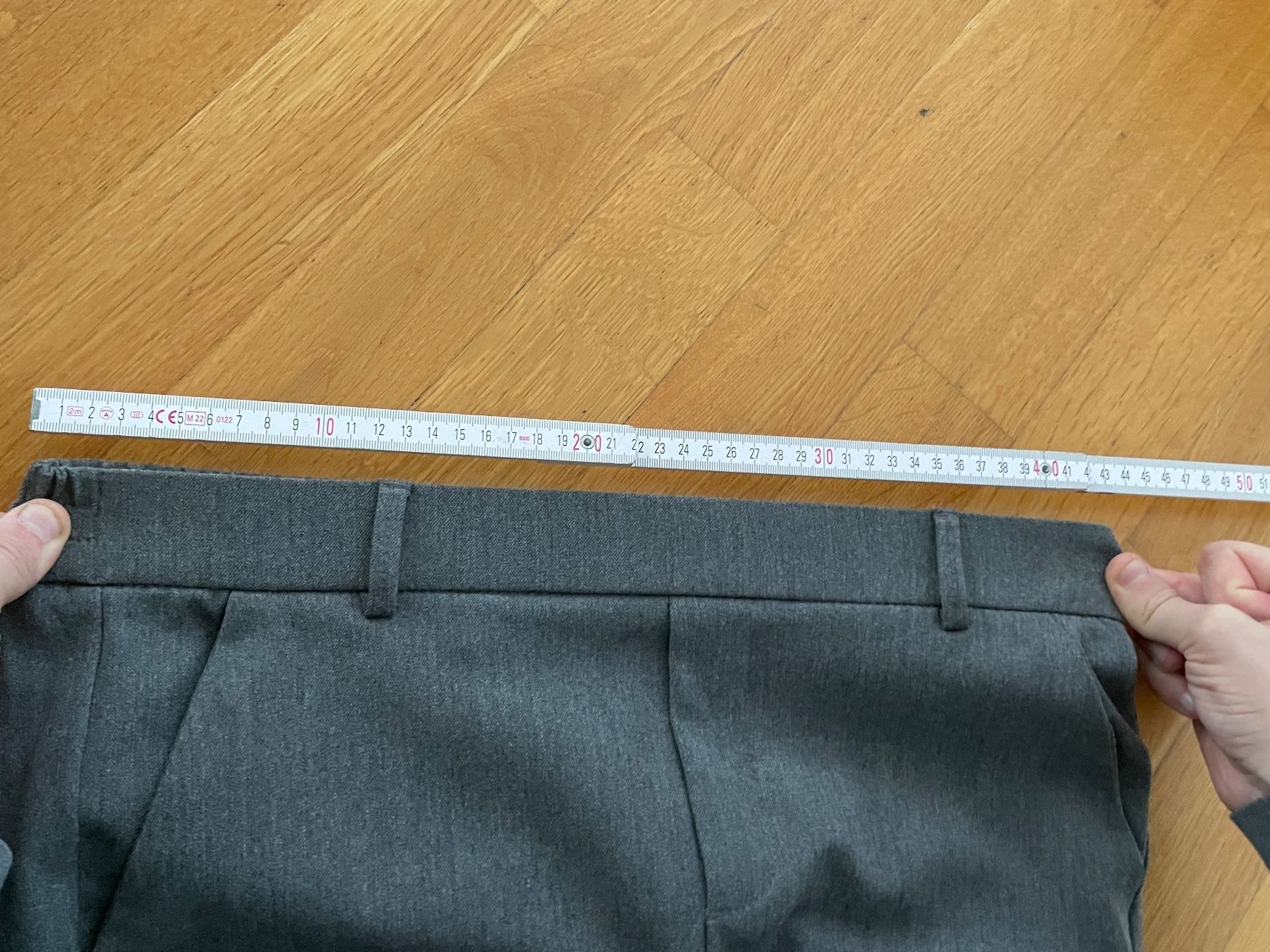 Hosen: Vero Moda Stoffhose grau Grösse S – Gebraucht aus Oberwil BL von Petermib 7