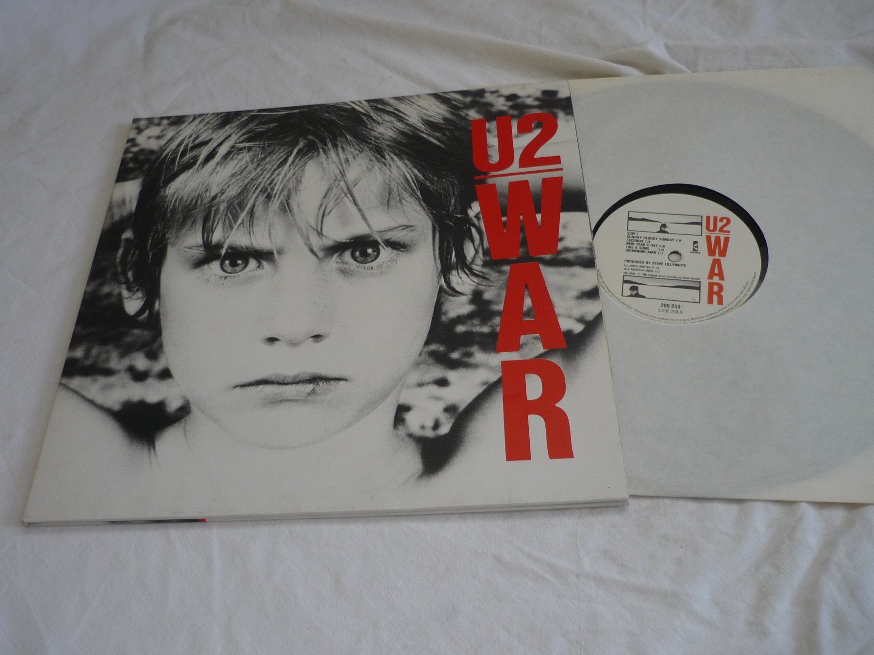 Dischi in vinile: 1x 12" Schallplatte - U2 War – Usato da Beringen venduto da Flatretriever 1