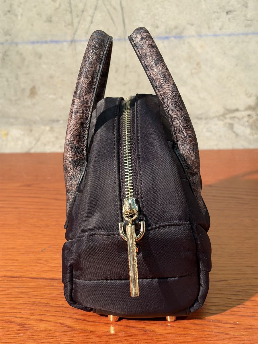 Roberto Cavalli Borse da donna: Cavalli Class Black Handbag - Stylish and Practical – Usato da Lausanne venduto da artnouveau04 3
