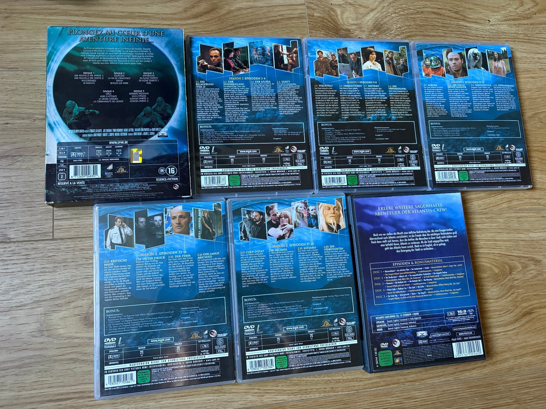 Tutti i DVDs: Stargate Atlantis - Staffel 1, 2 und 3 – Usato da Weisslingen venduto da Traber1992 1