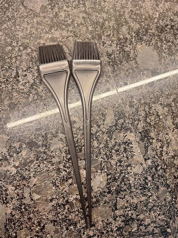 Tutti gli attrezzi: Neue Coiffeur Utesilien – Usato da Düdingen venduto da san_kf2l 3