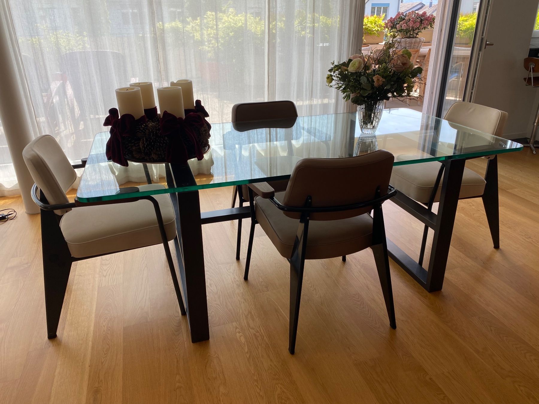Tische: Esstisch und Lampe – Gebraucht aus Jona von WPB 1