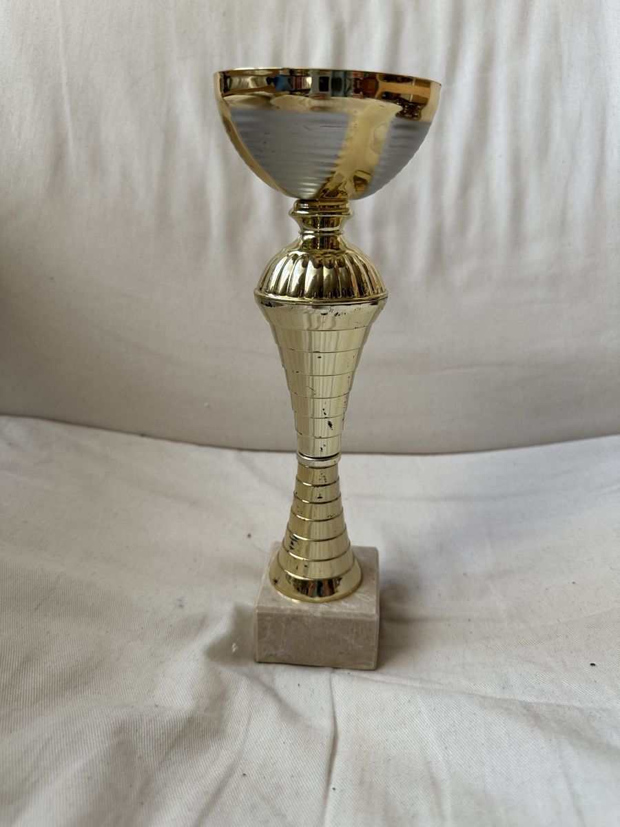 Sonstiges zum Sammeln & Seltenes: Goldener Pokal – Gebraucht aus Basel von ari_f26x 4