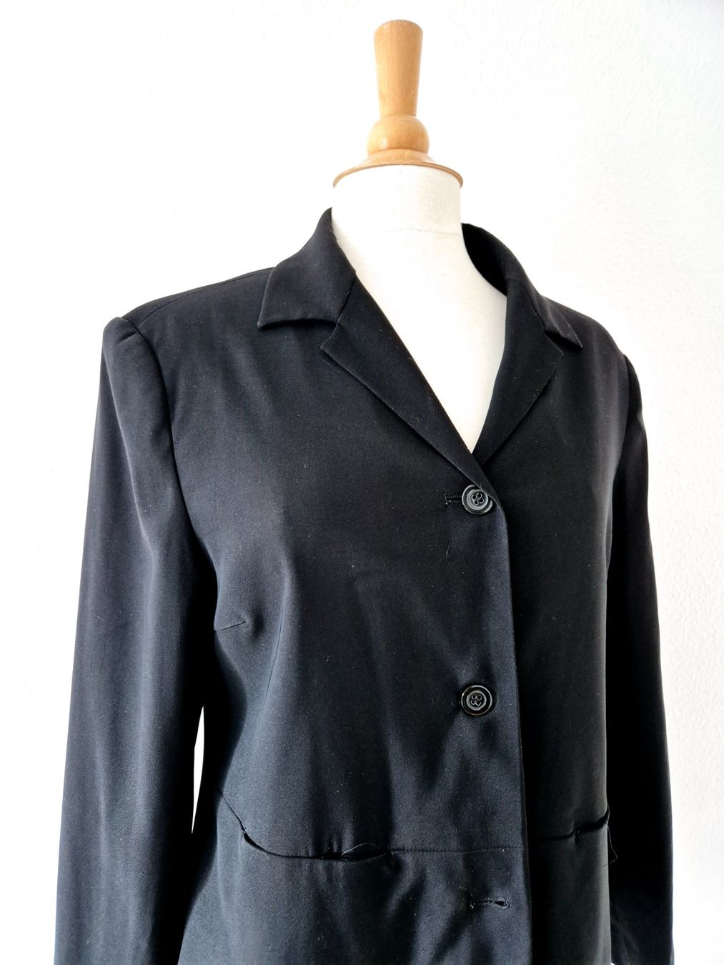Giacche: JACKE 40 L BLAZER BIAGGINI , TOP MIT PULLOVER HOSE JEANS – Usato da Elsau venduto da the-colorful-side 2