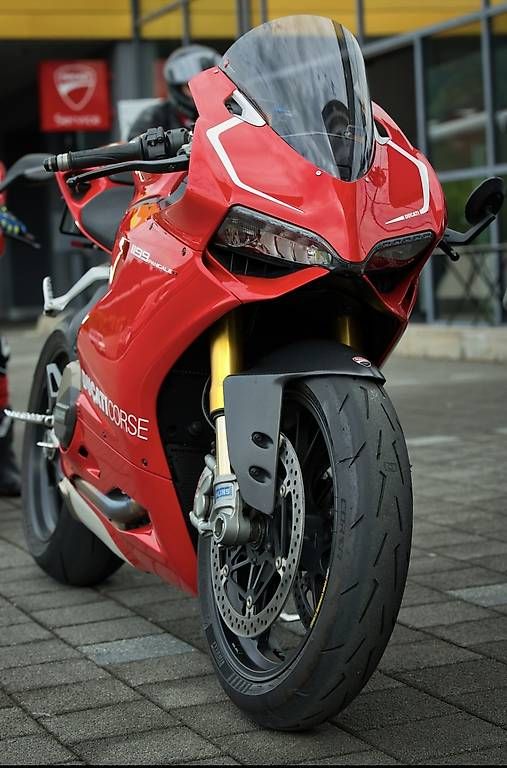 Strada: Ducati Panigale 1199R  – Usato da Klingnau venduto da Canep87