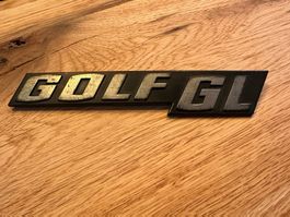 VW Golf GL Emblem