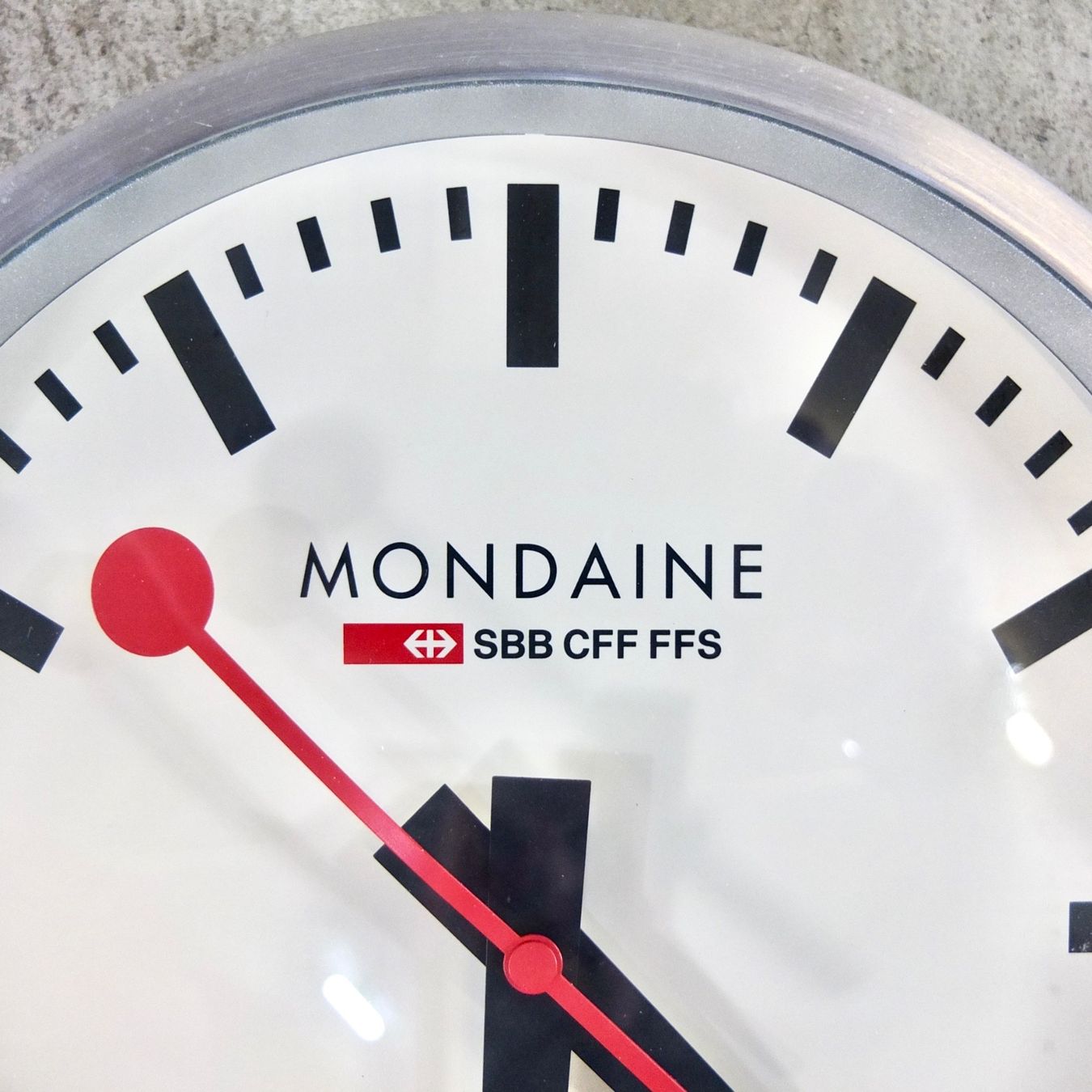 Mondaine Orologi da terra & Orologi da parete: Mondaine SBB CFF FFS Wanduhr – Usato da Basel venduto da Brocki-auf-dem-Wolf 5