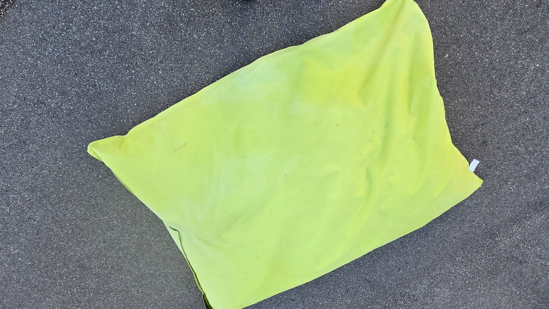 Cuscini: Sitzsack stabilo grün – Usato da Winterthur venduto da meinweinkeller 2