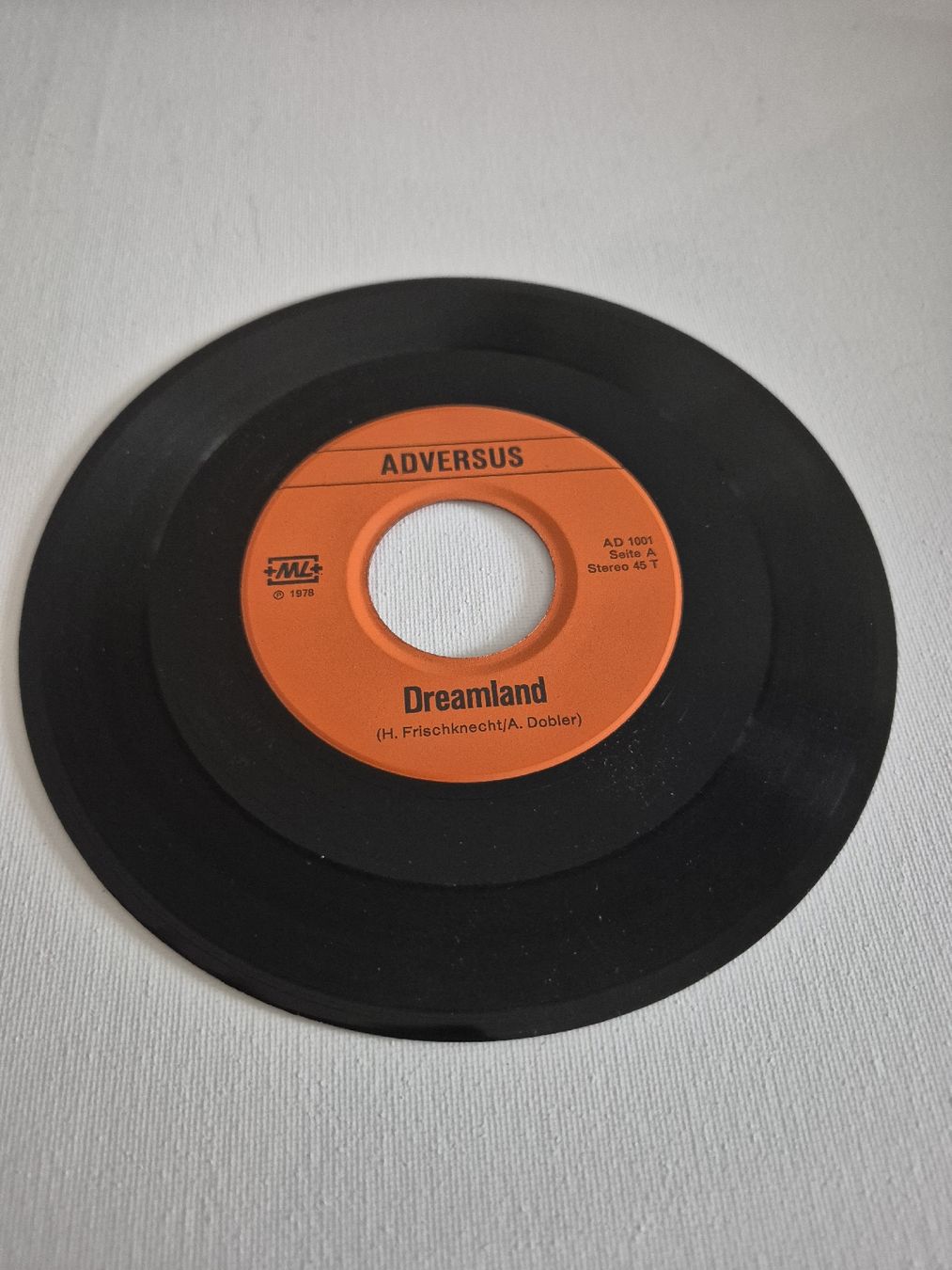 Dischi in vinile: Adversus Dreamland Struggle Nigger  - Single 7 , CH  – Usato da Uster venduto da newwave0 2