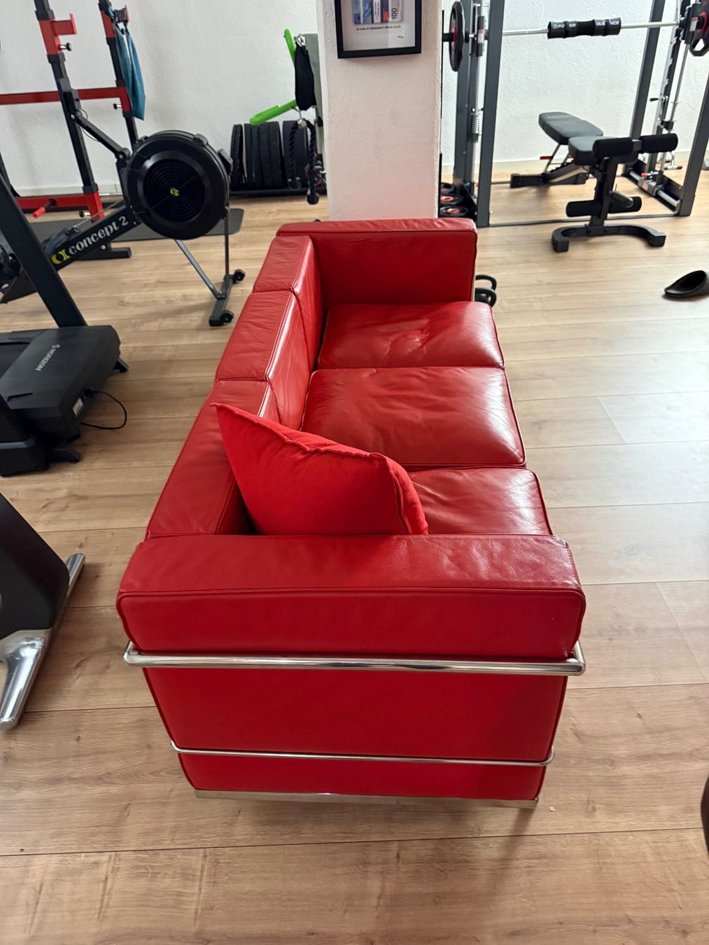 Divani: Sofa rot (le Corbusier Replica) – Usato da ZÜRICH venduto da Soraone1