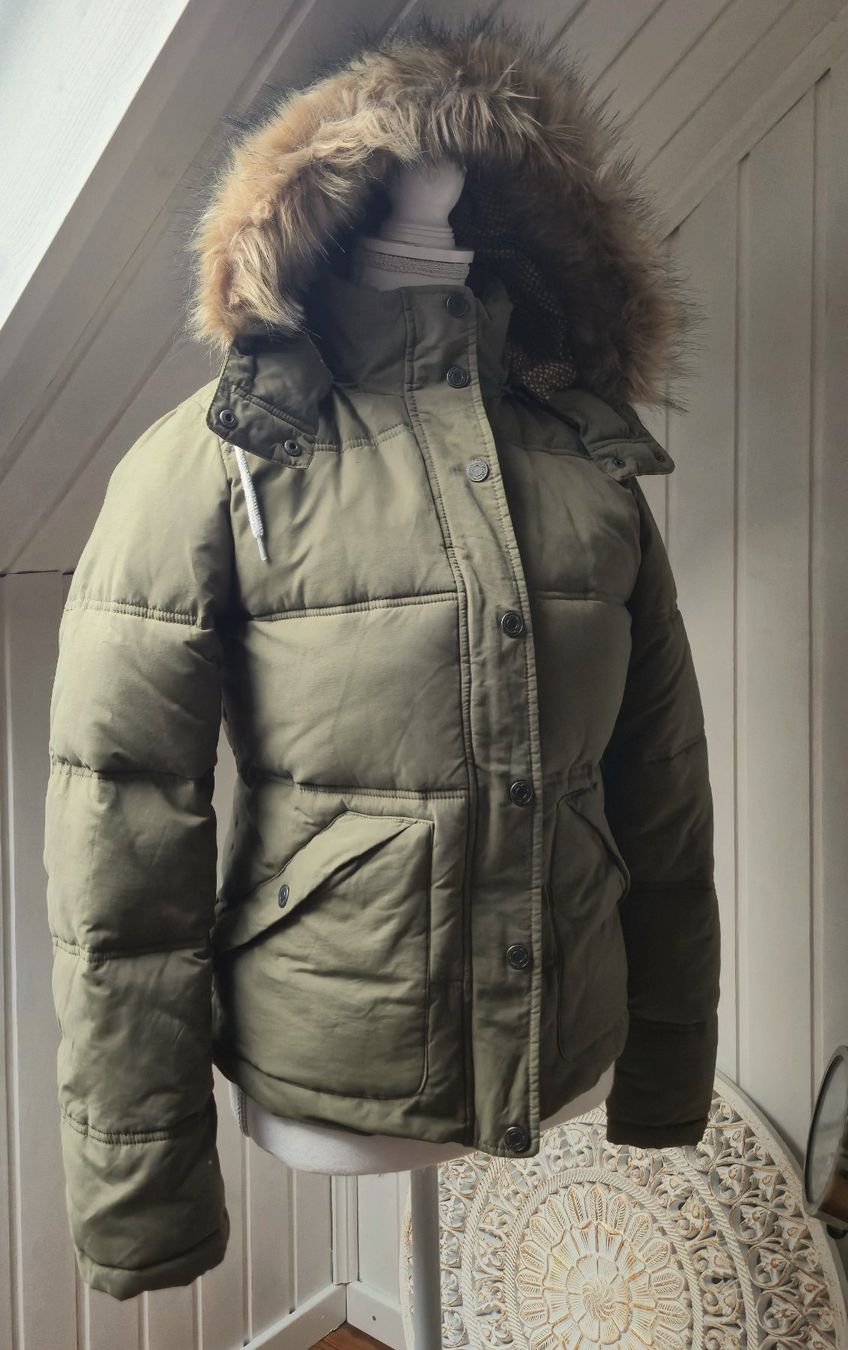 Roxy Giacche: ROXY  💚  JACKE  olive khaki  Grösse  M – Usato da Niederweningen venduto da Obson
