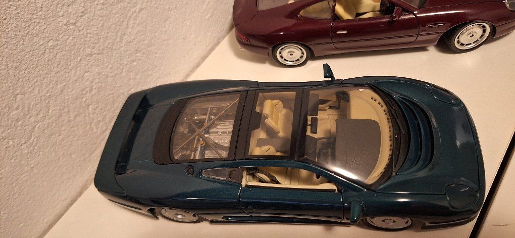 Modellini d'auto: 4 Modèles 1/18 – Usato da peseux venduto da Macca1 2