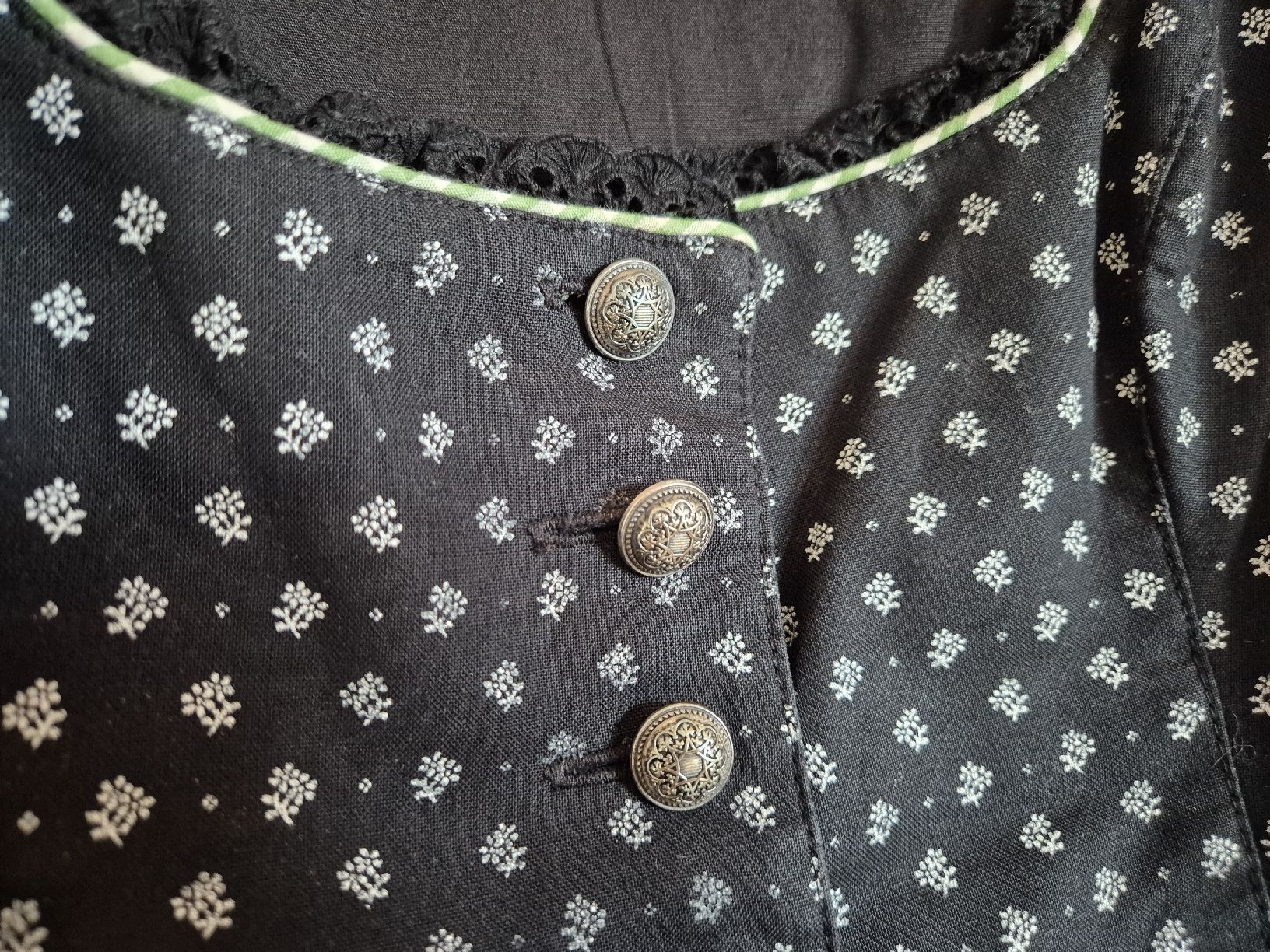 Vestiti: Schwarzes Dirndl mit zwei Schürzen – Usato da Balzers venduto da BeScha88 5