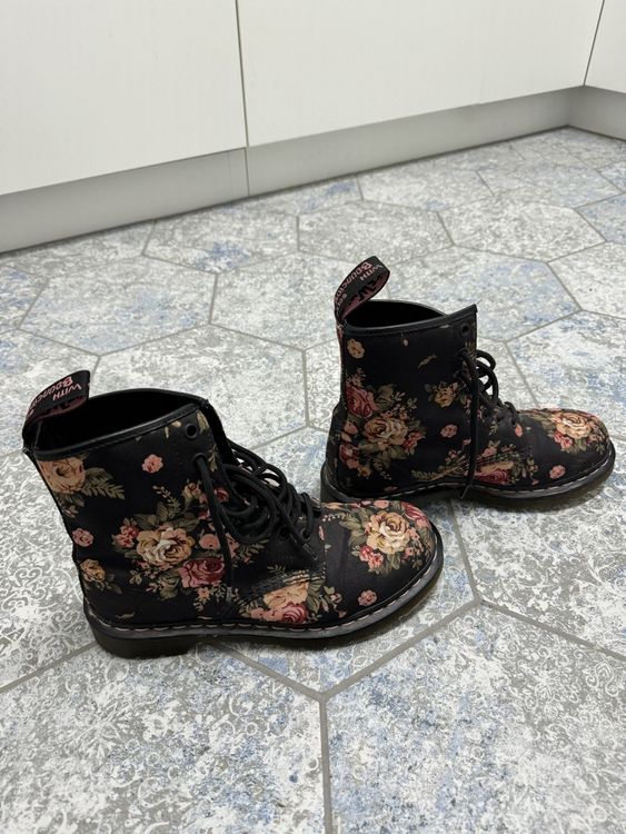 Dr. Martens mit Blumenmuster Gr sse 40 Kaufen auf Ricardo