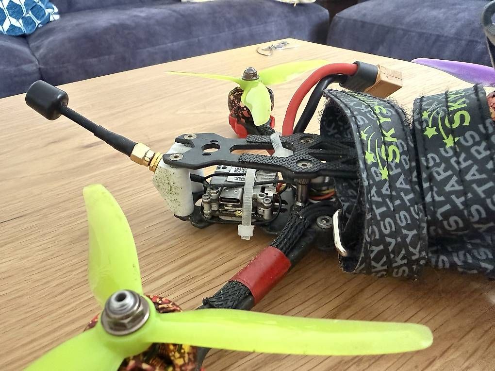 Modellismo RC: Drone FPV 6s avec 3 batteries – Usato da Renens VD venduto da Zorgone 2