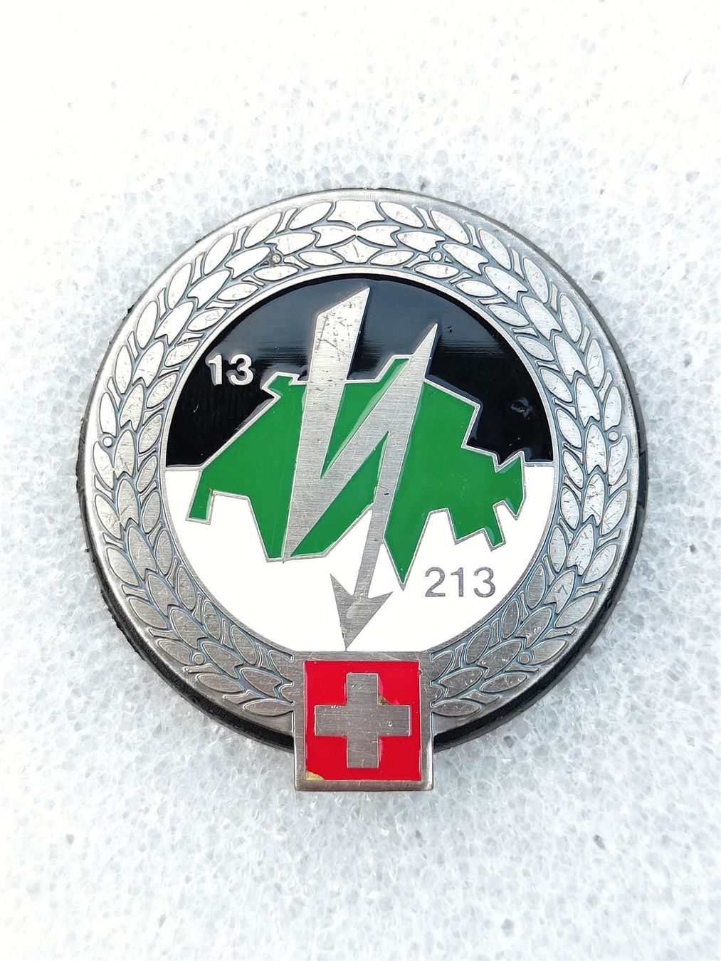 Placchette & Badge: Béretemblem Übermittlungsschule 13-213 – Usato da Bauma venduto da SwissMilitaria