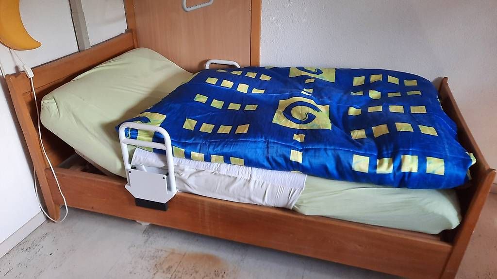 Supporti a parete: Haltegriffe für Bett – Usato da Spiez venduto da sus_2m5b 1