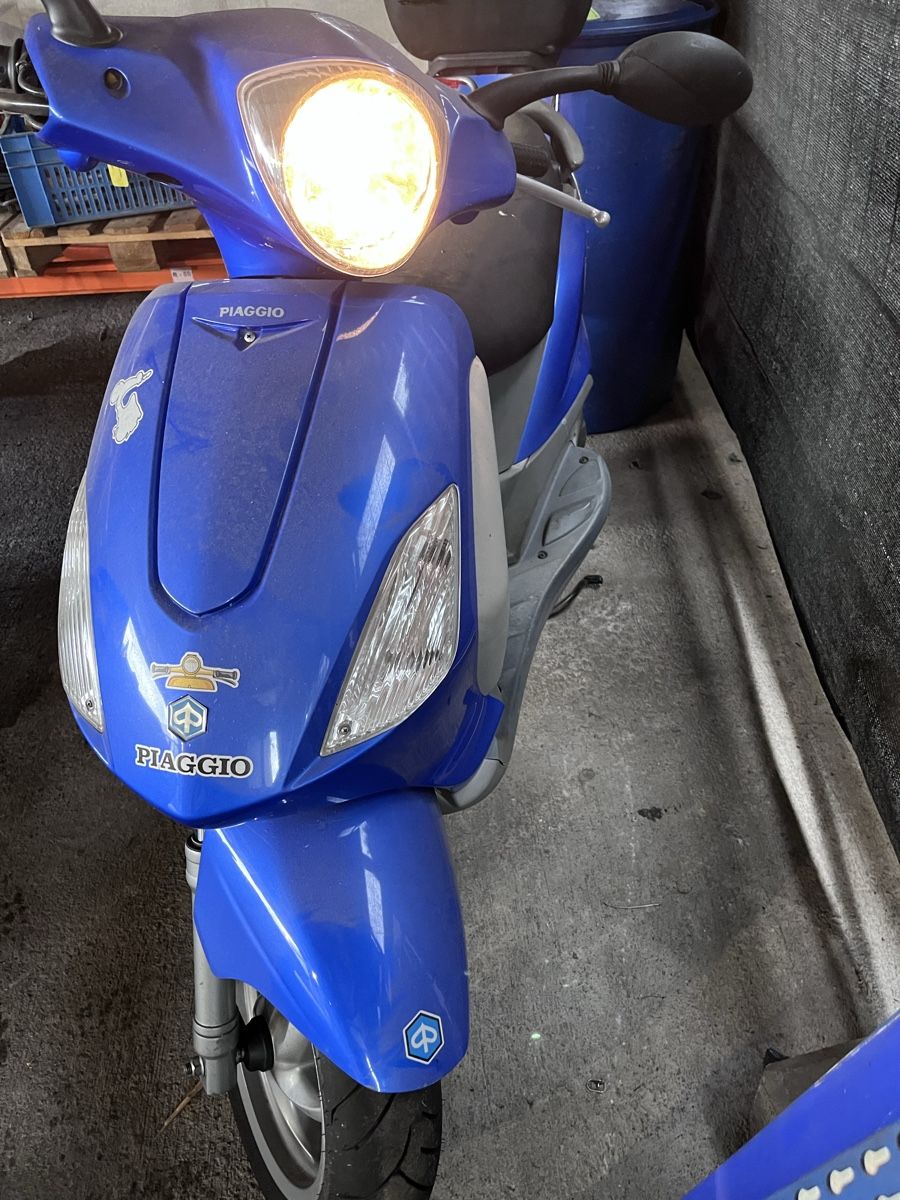 Strada: Piaggio Fly 125 Roller, Topcase, – Usato da Fahrwangen venduto da motorfreund 2
