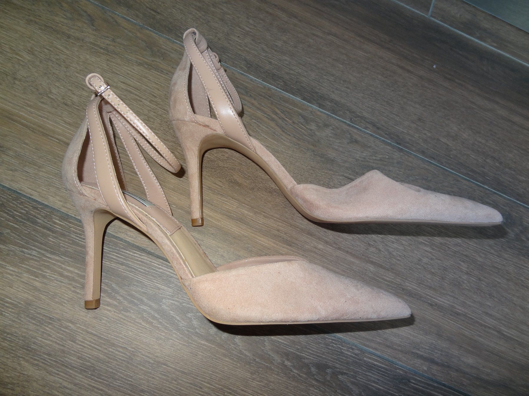Stradivarius Chaussures femmes: Escarpins Stradivarius talons 7cm taille 39 – Neuf (Voir description) à Satigny par salvatore73 4