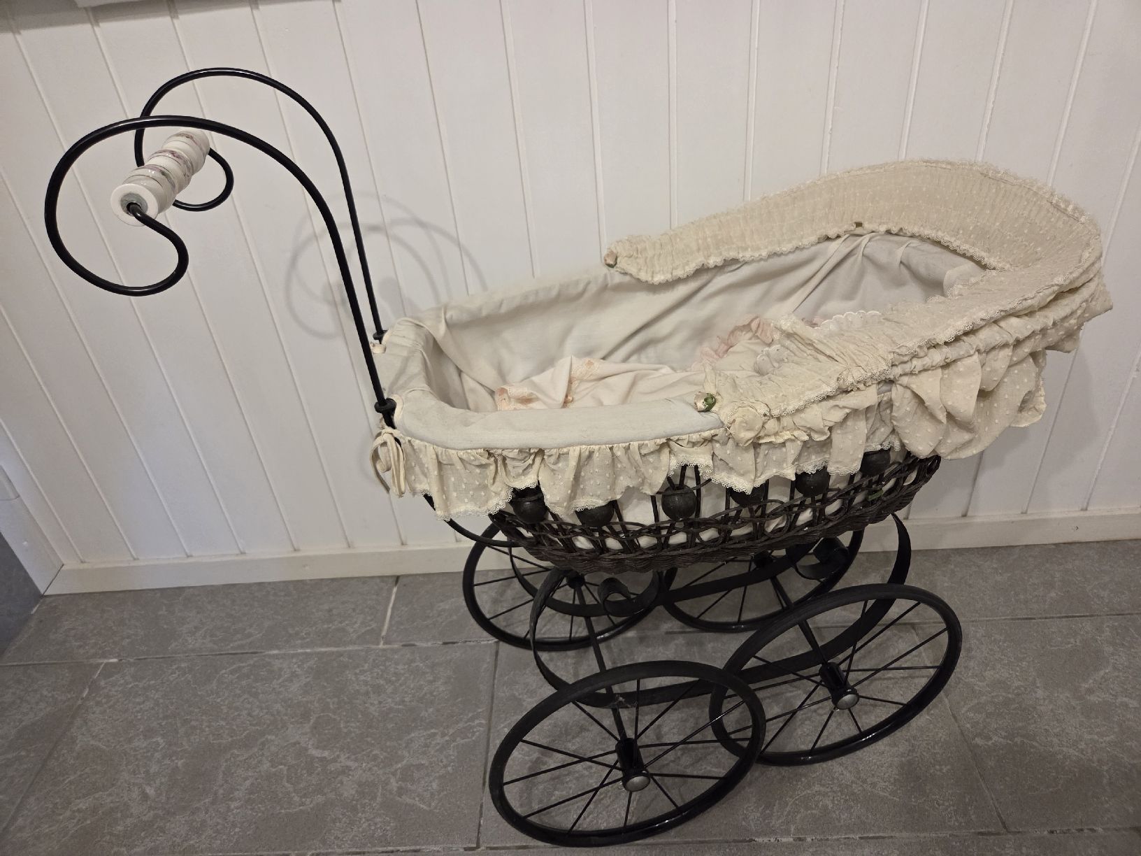 Puppenwagen: massiver wunderschöner Puppenwagen  – Neu (gemäss Beschreibung) aus Klingnau von Groofty69 1