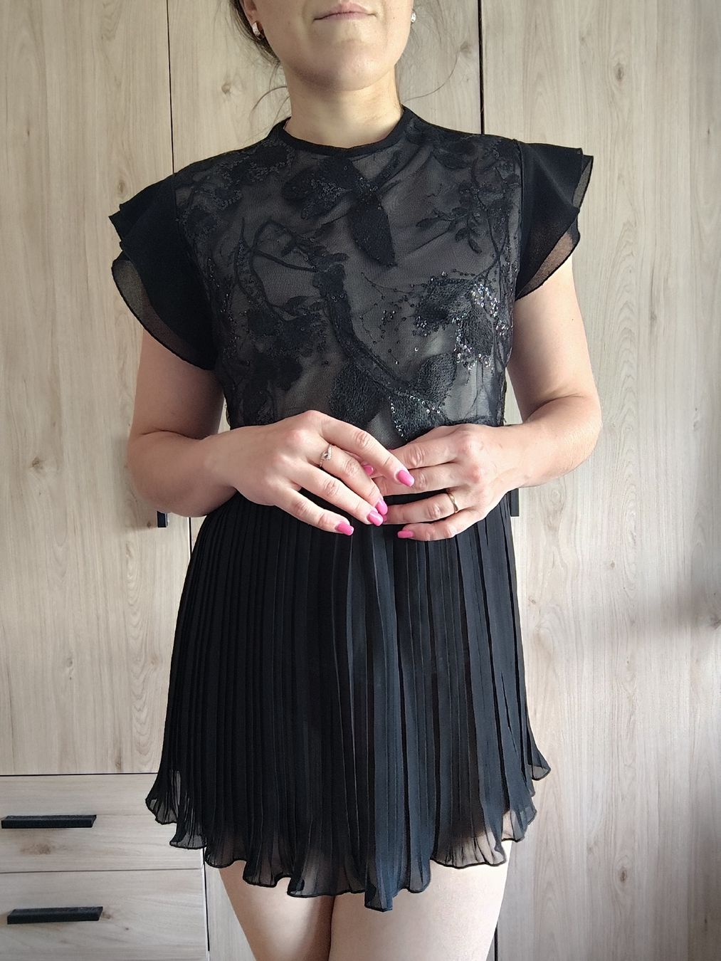 Tops: Black Lace Pleated Top with Sequins Size S – D'occasion à Mägenwil par VintageGirly 1