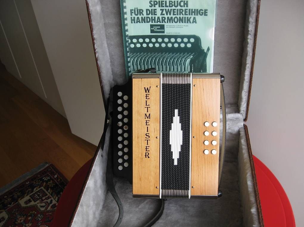 Strumenti musicali: Akkordeon Weltmeister – Nuovo e nell'imballaggio originale da Winterthur venduto da pet_6tq2 1